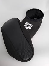 Load image into Gallery viewer, arena pool grip socks - Säkra och hygieniska badstrumpor med maximalt grepp